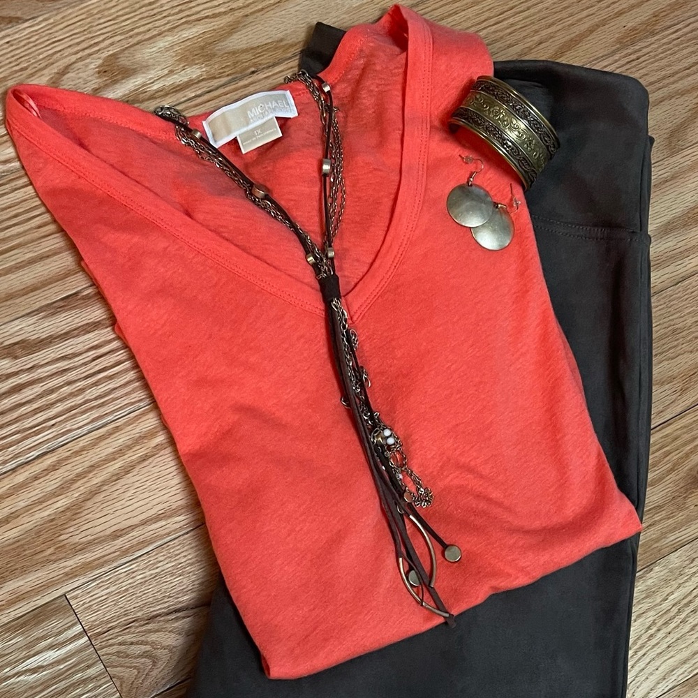 🍂🍁🎃Michael Kors V-Neck Orange/Salmon Top